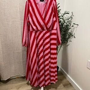 Maxi , flowy size 24w very roomy lots of stretch